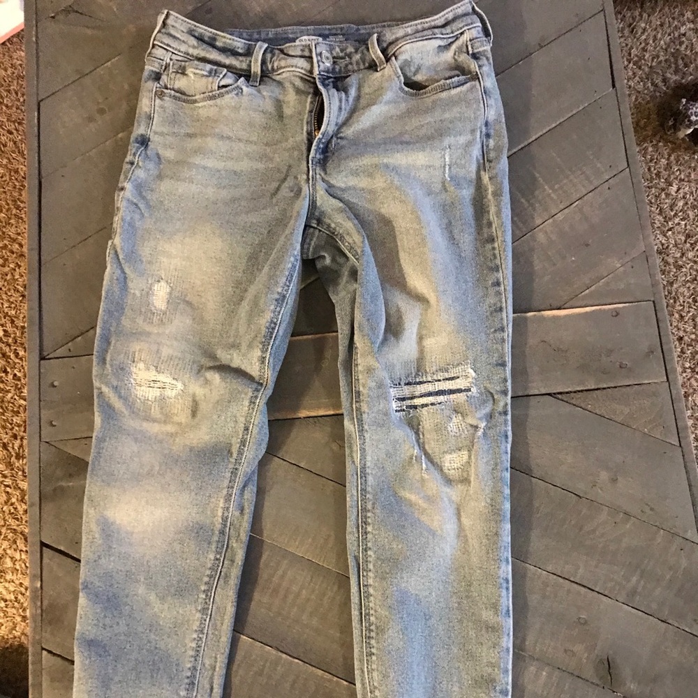 Distressed jeans - Picture 2 of 3